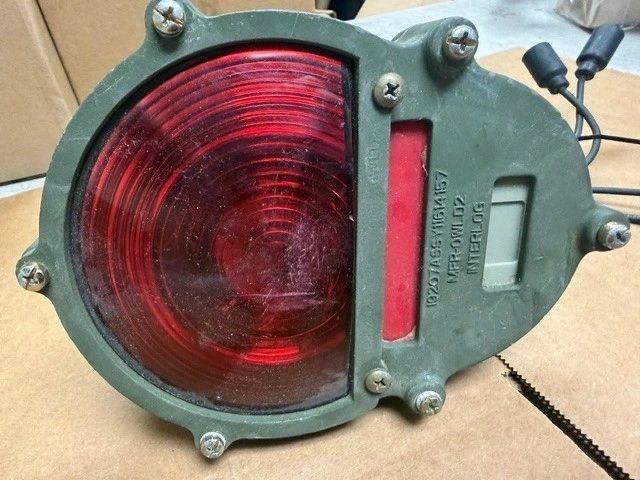 M998 ALUMINUM BODY STOP LIGHT, TAIL LIGHT 11614157, 6220-01-093-4439 USED
