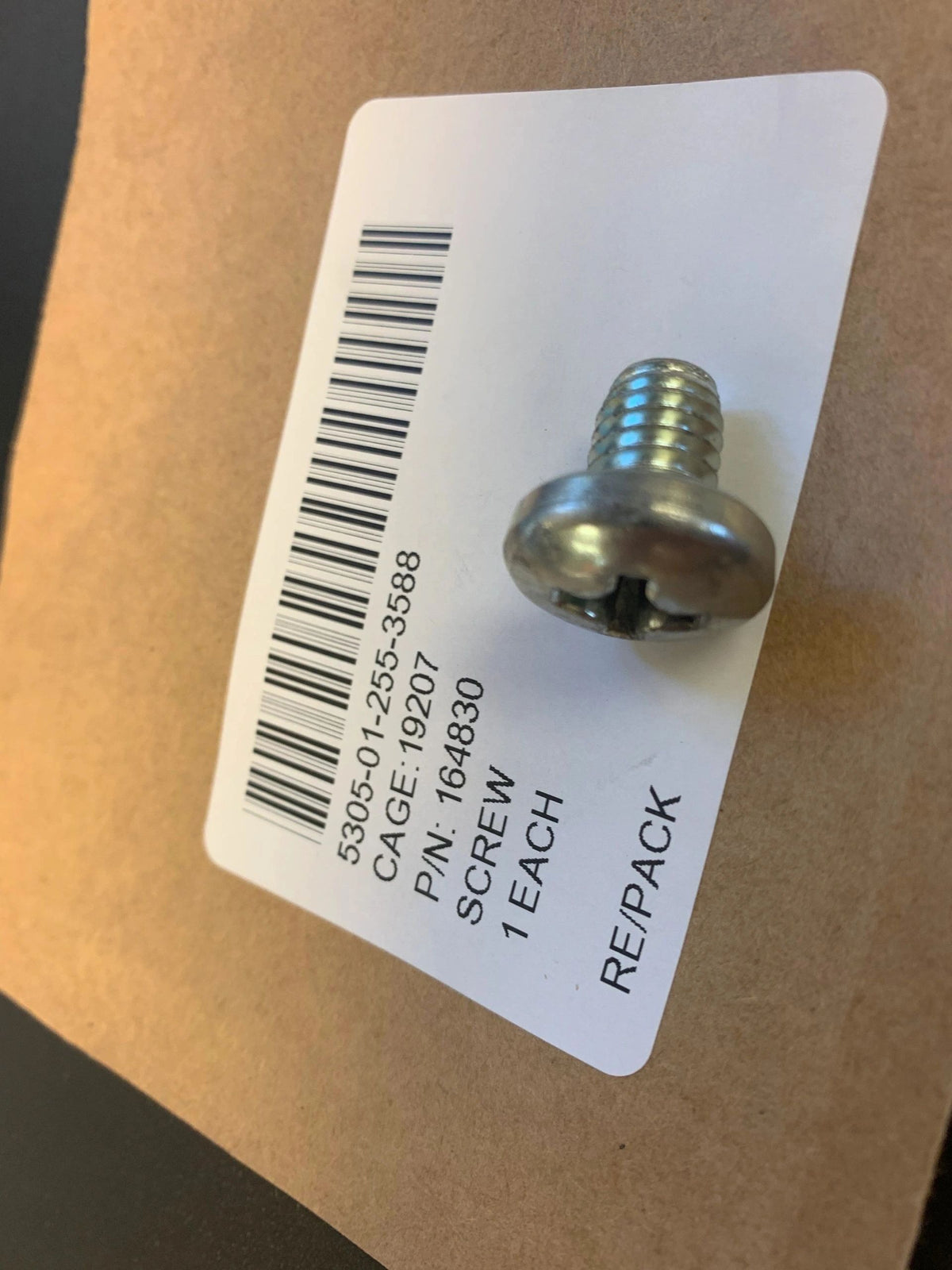 5 M998 DUCT SCREWS 164830, 5305-01-255-3588 NOS