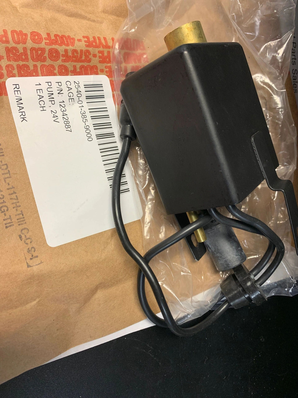 M998 24V WINDOW WASHER PUMP 12342887, 12339515, 2540-01-385-9000 NOS