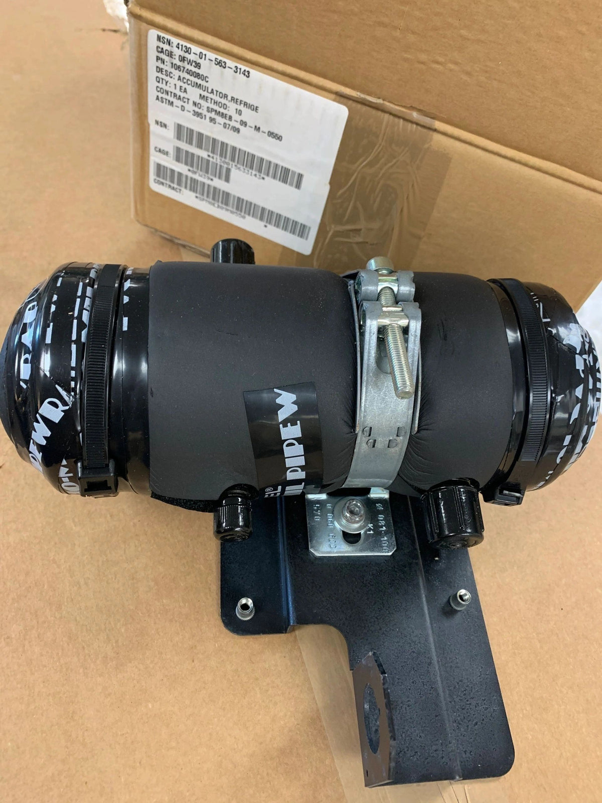 MRAP MAXXPRO ACCUMULATOR 106740080C, 4130-01-563-3143 NOS