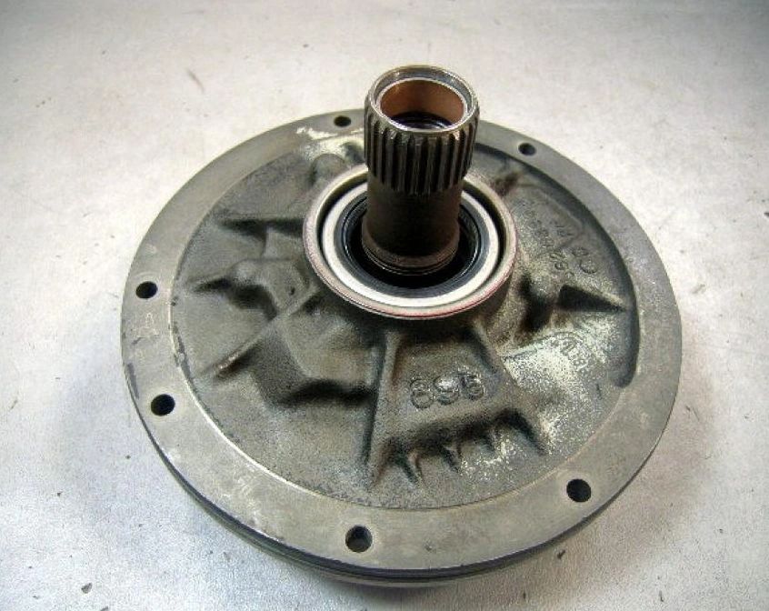 M998 TRANSMISSION OIL PUMP COVER ASSY 8625955, 8679954, 5741073, 5340-01-149-1867 NOS