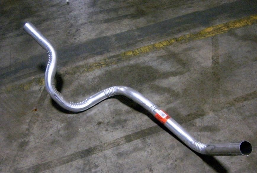 M1008 RIGHT REAR EXHAUST PIPE 14037874, 14045008, 45823, 2990-01-155-5151 NOS