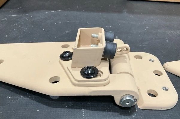 MRAP M-ATV DOOR HINGE 0312107181-00, 22KP931, 2510-01-582-3497 NOS