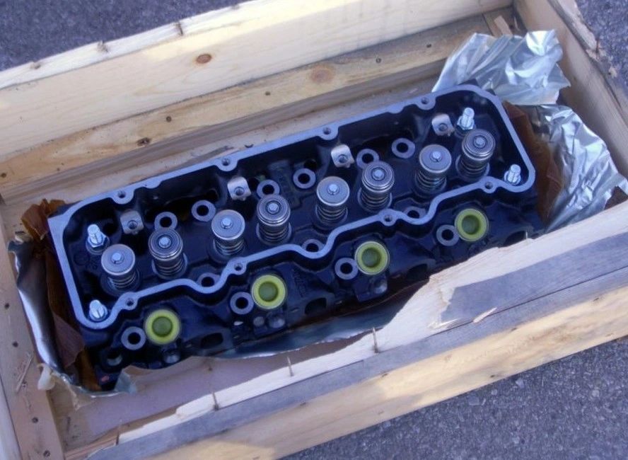 CYLINDER HEAD 14071072, 5742170, 3592657071, 2815-01-265-7071 NOS