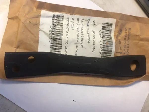 M998 RADIATOR RETAINER R.H. 12339165-2, 2930-01-218-8103 NOS